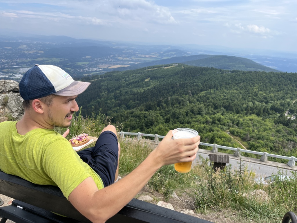 14.7.2022 - Hurá, obě děti odevzdány a běžíme 15km na Ještěd