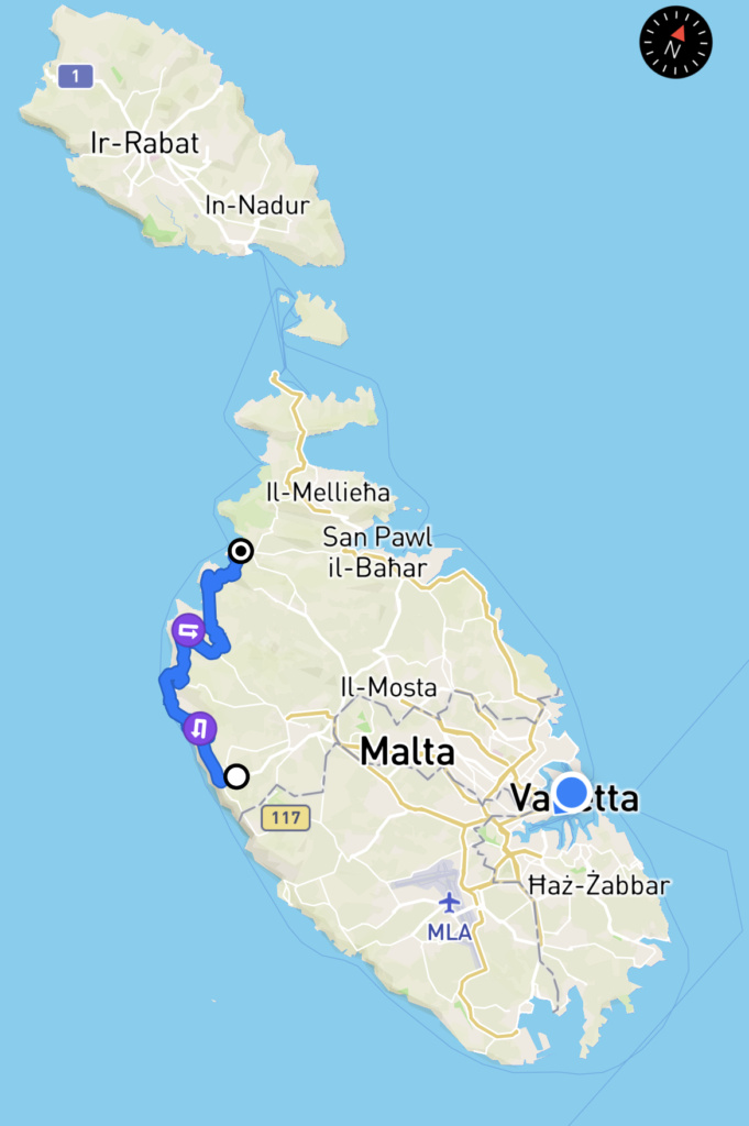 7.5.2023 - Den 3 našeho treku, celkem už máme 90km a užíváme si pohled na útesy a moře