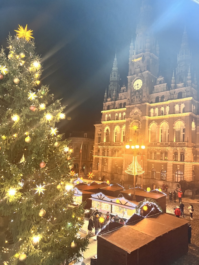 17.12.2023 - Vánoční ruské kolo v Liberci na náměstí