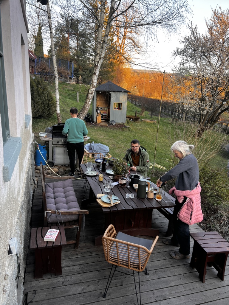 3.4.2026 - Přijeli babi s dědou a Kubou
