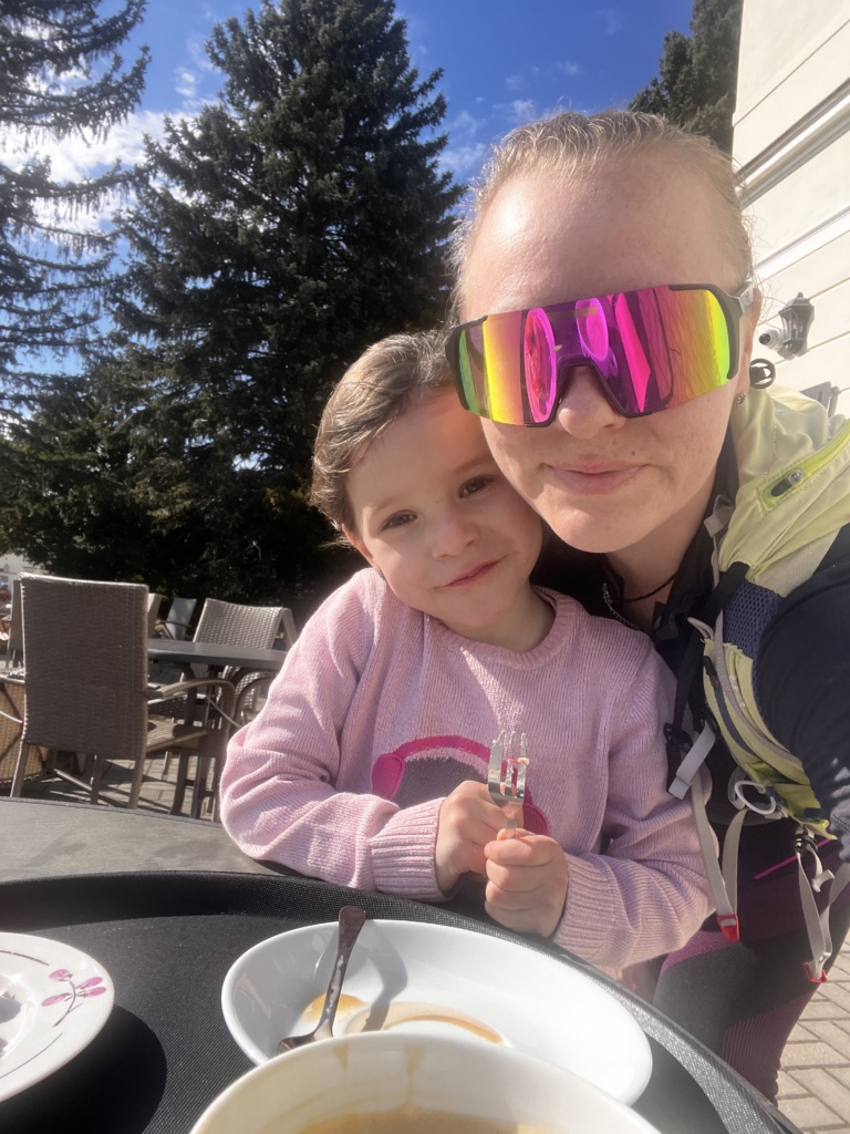 4.4.2026 - Kluci vyrazili na singltrek a my s amí jeli do Huga