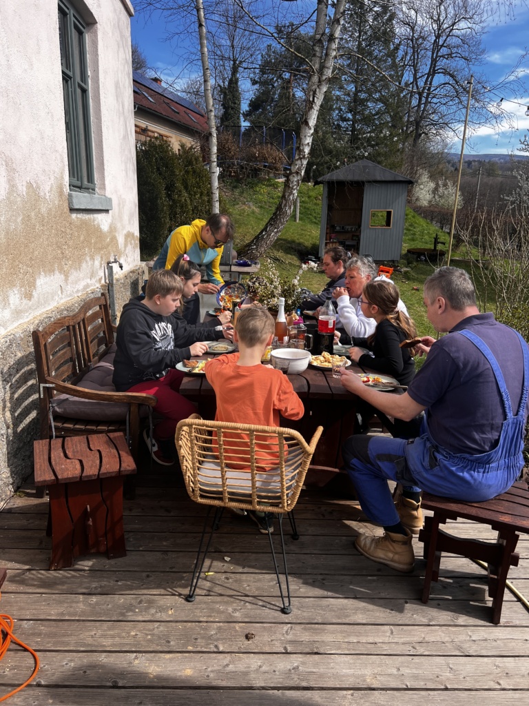 4.4.2026 - Kluci vyrazili na singltrek a my s amí jeli do Huga